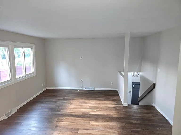 2025 Beck St — Photo 6