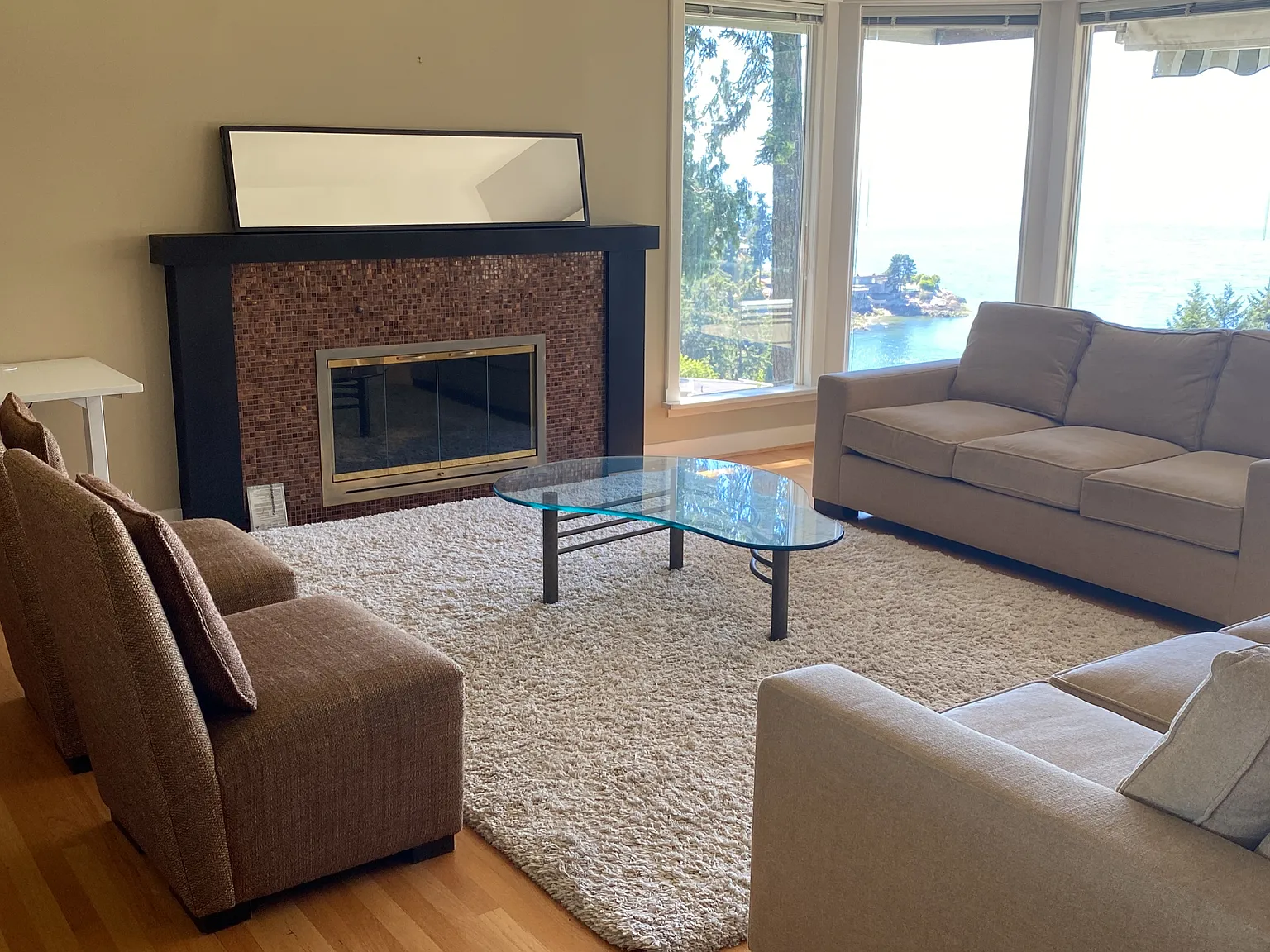 4 bed, 3650 sqft, $8,990 — Photo 3