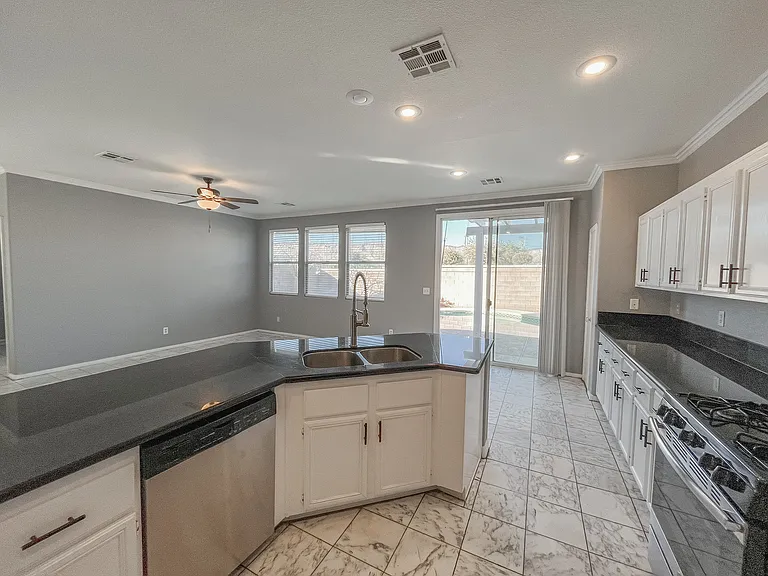 3335 Antique Rose Dr — Photo 8