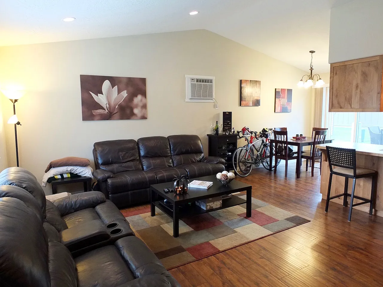 2 bed, 850 sqft, $1,400 — Photo 4