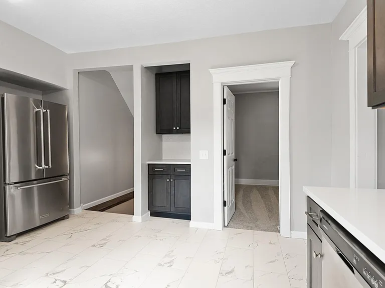 216 W 32nd St — Photo 16