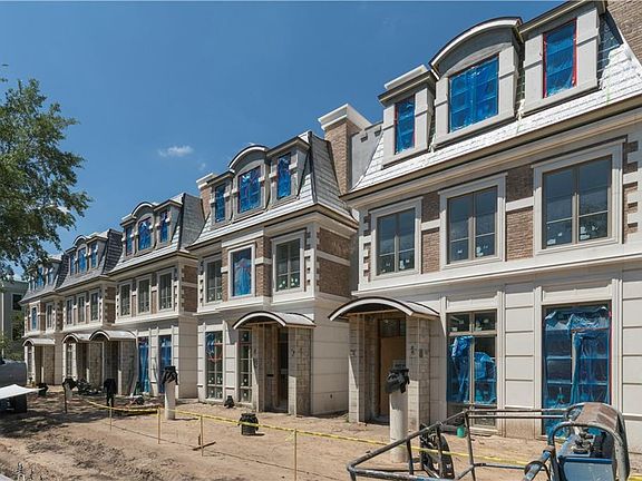 2nd image of 643 N Park Ave