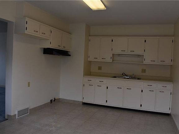 3rd image of 2380 Sunset Blvd APT 2