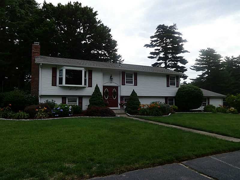 1st image of 19 Kingswood Dr