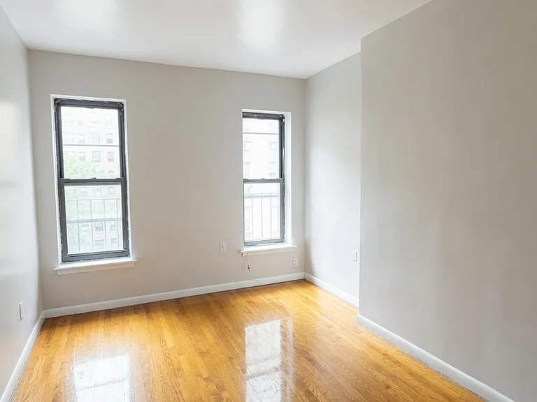 349 E 51st St #5RE — Photo 2