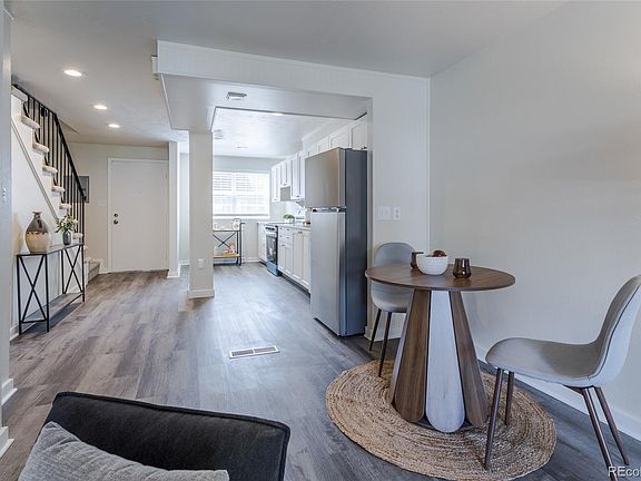 5th image of 1200 S Monaco St Parkway #17