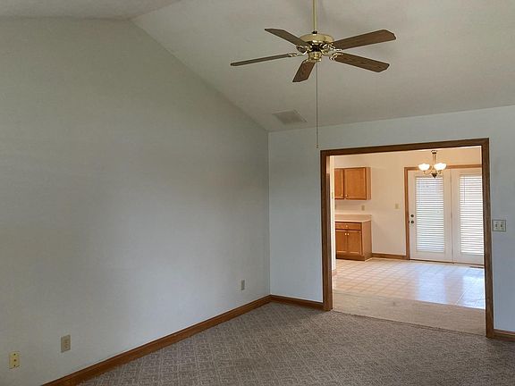 5th image of 2728 Fairview Ct