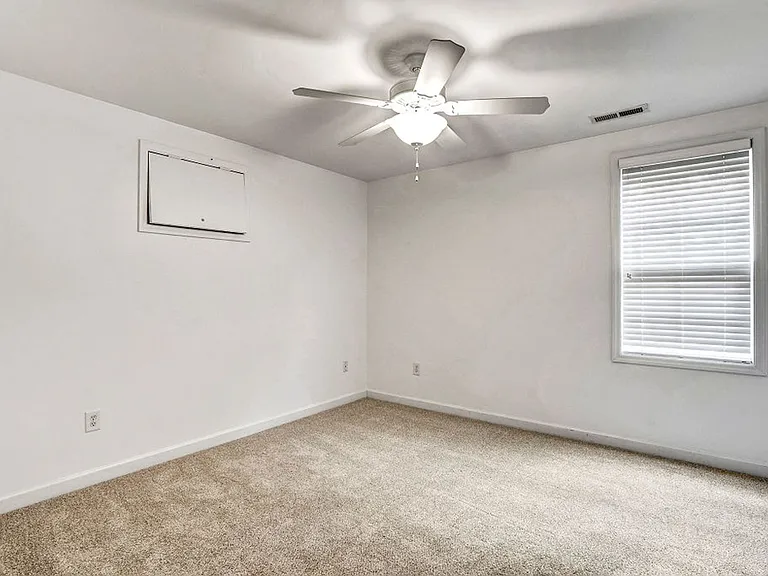 606 Center St — Photo 26