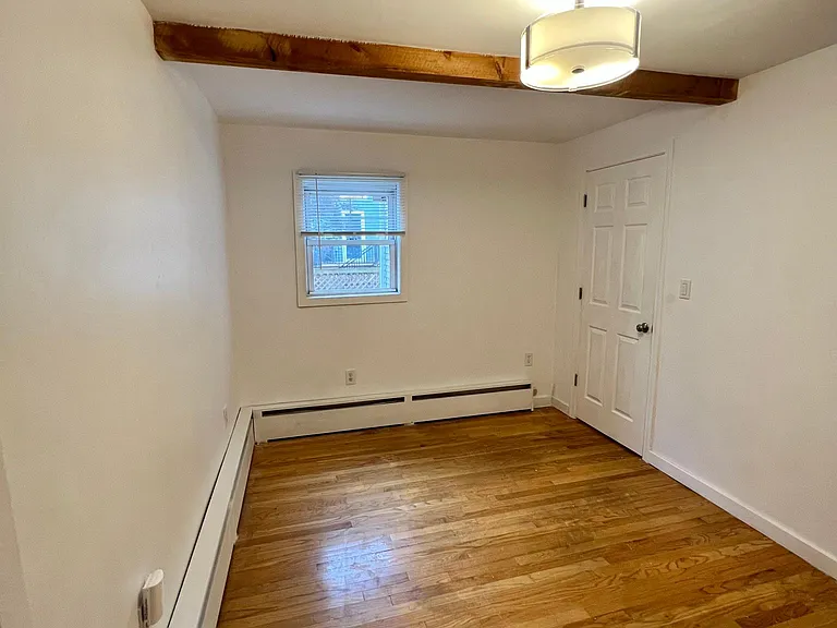 275 Gold St — Photo 4