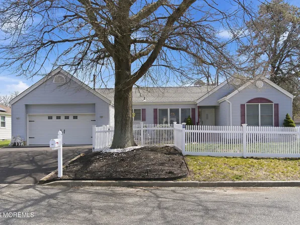 101 Foxwood Lane, Forked River, NJ 08731