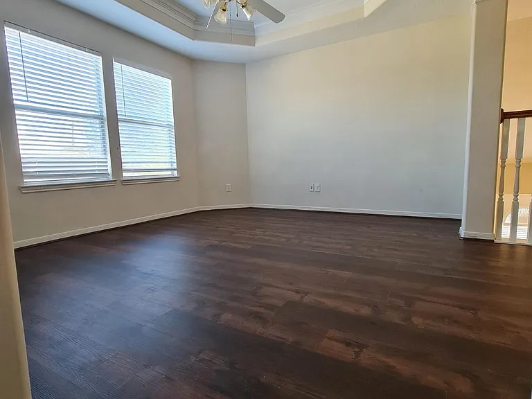 503 Nadia Way — Photo 32