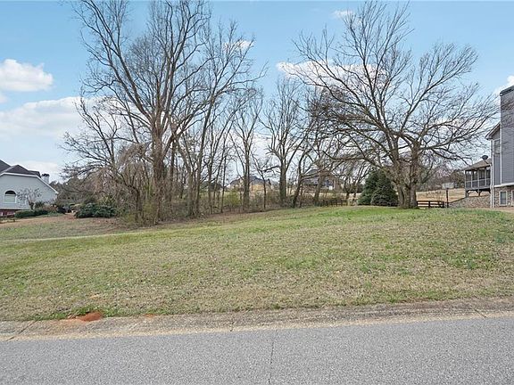 2nd image of 693 Reece Dr