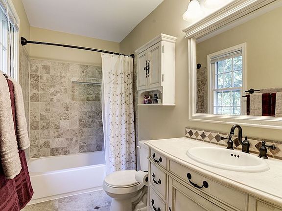4th image of 4600 Kerrydale Pl