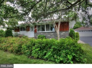 2114 McMenemy St N, Maplewood, MN 55117