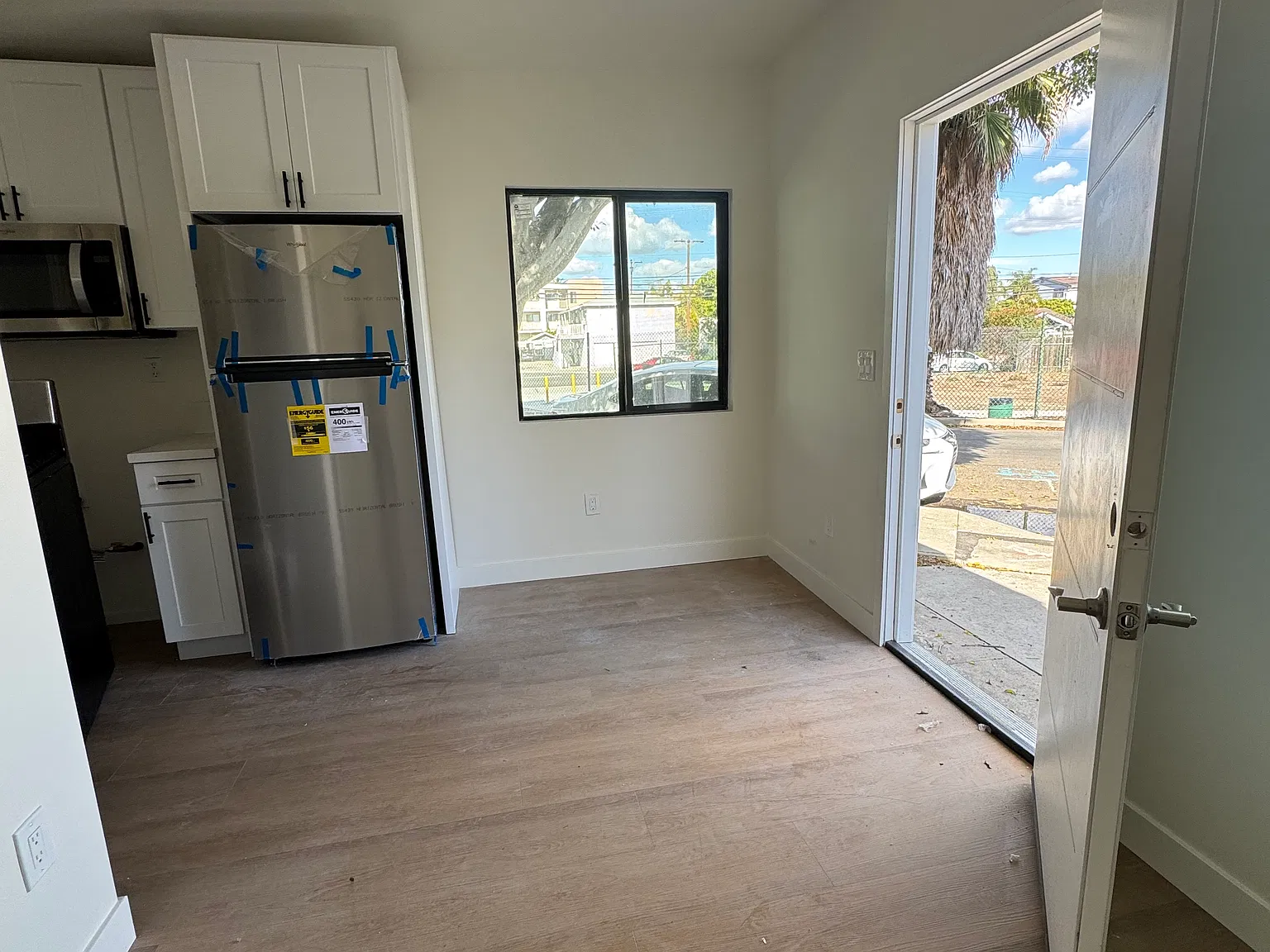 Studio, $1,800 — Photo 3