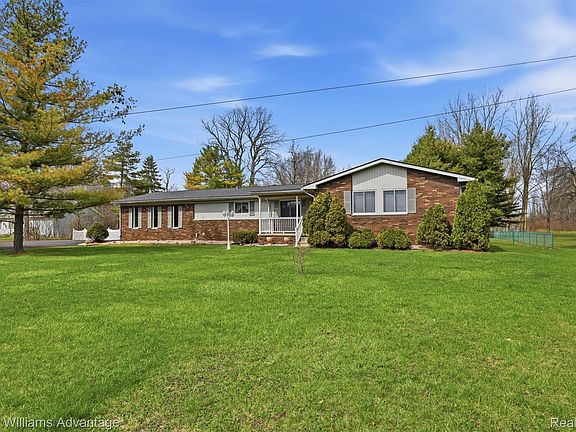 3rd image of 28800 Sibley Rd