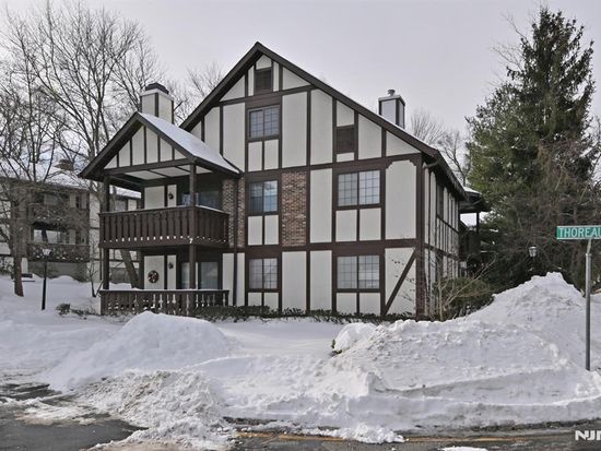 708 Thoreau Ct, Mahwah, NJ 07430