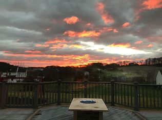738 Stone Hill Dr, Walnutport, PA