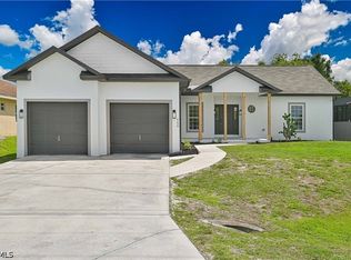 668 Kingsbury St E, Lehigh Acres, FL 33974
