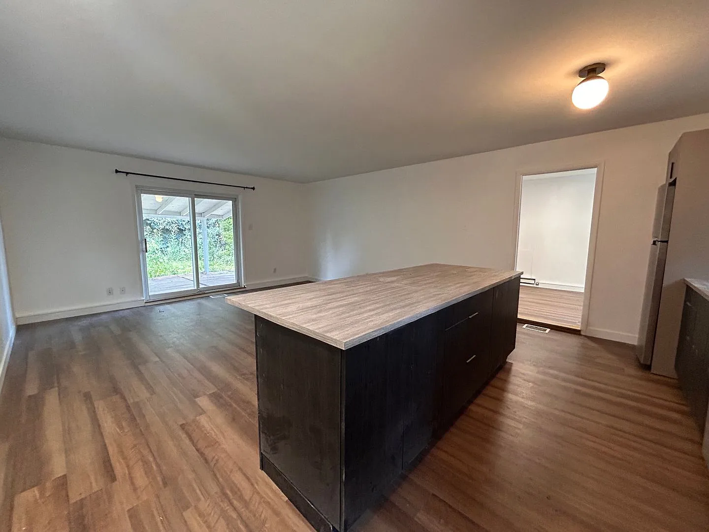 Leasing Special! $0 Deposit Option, Uhills, Full Remodel! 3 Bed W/ Bonus Room Or Office! Complete... — Photo 4