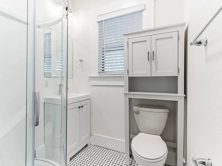 Rome by Innovo Living Hyde Park