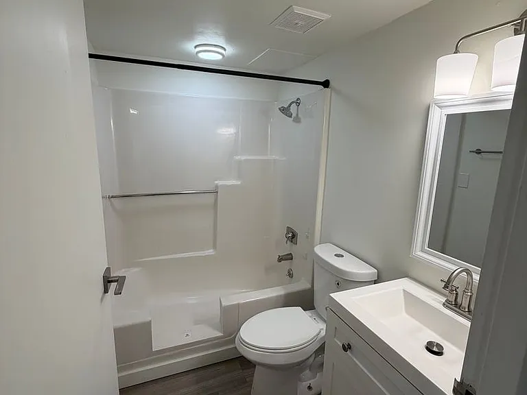 Sycamore Place Apartments — Photo 57