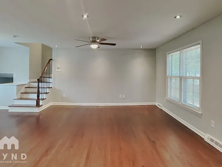 6815 Saddle Ridge Rd — Photo 4