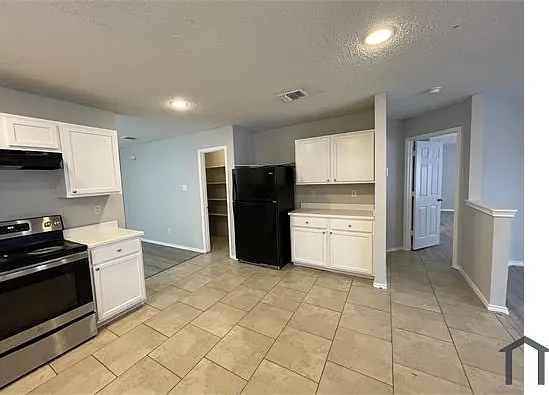 4611 Wedgewood Dr — Photo 3
