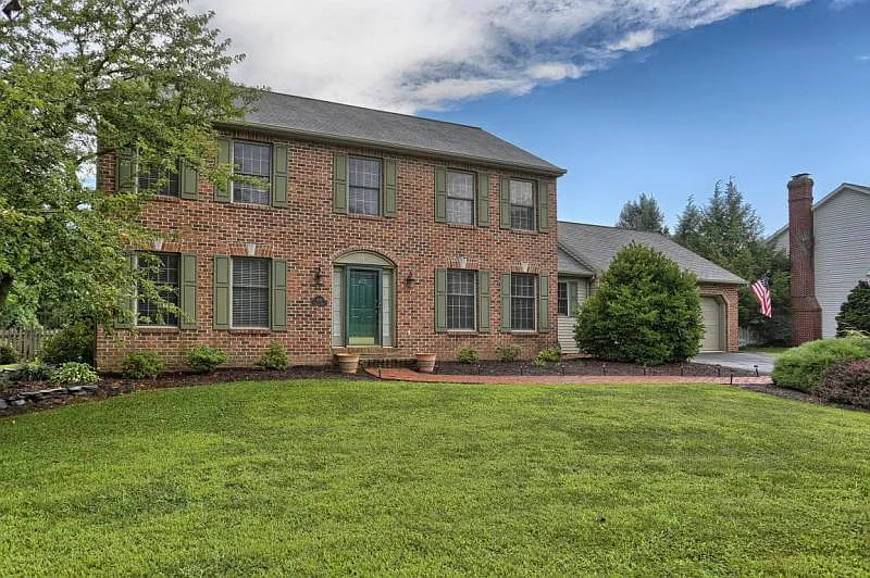 400 Copley Dr photo 1