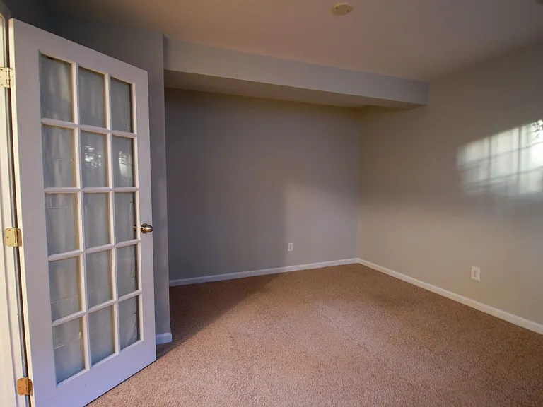 264 W Bland St — Photo 35
