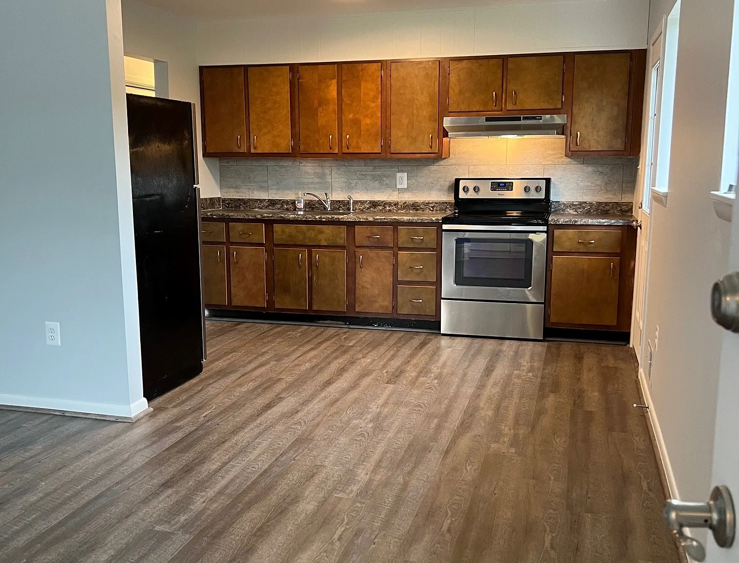 628 Cecil Ave N — Photo 3