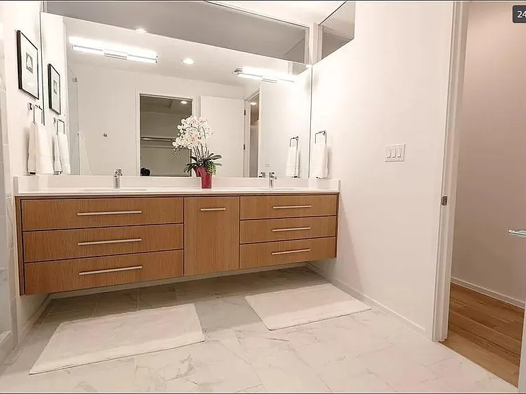 2308 N Prairie Ave — Photo 24