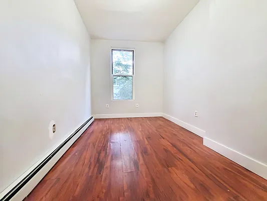 Rented by Rentall Group Inc | media 8