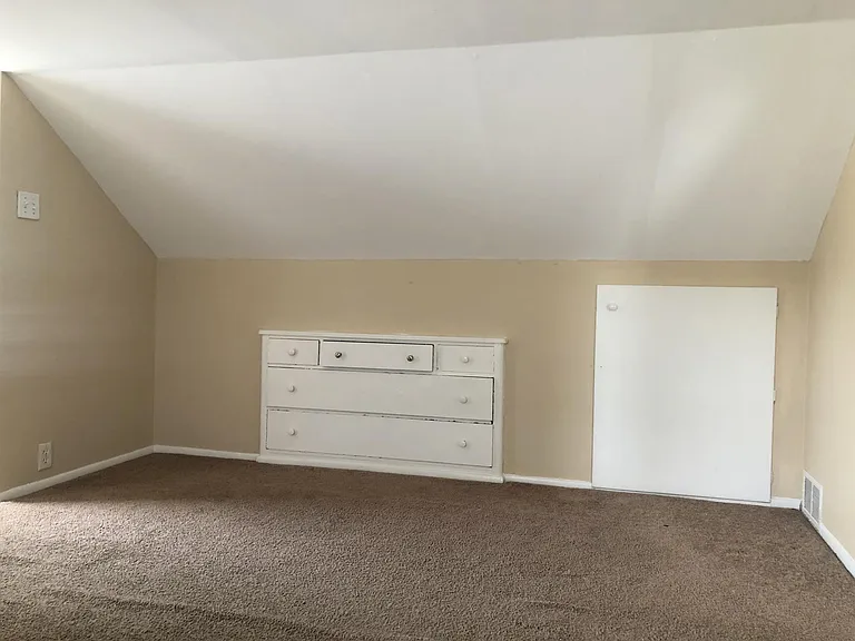 9820 Natoma Ave — Photo 16