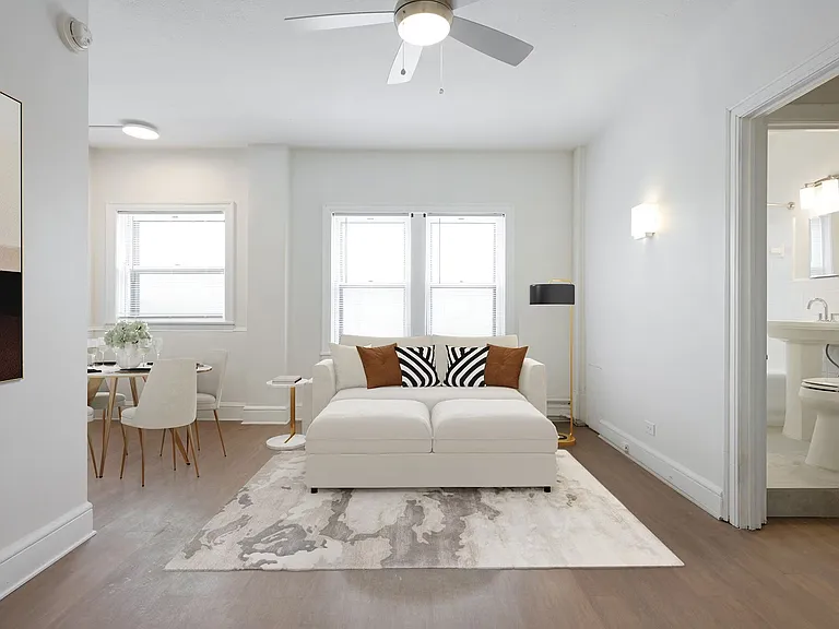 The Parkway Apartments — Photo 12