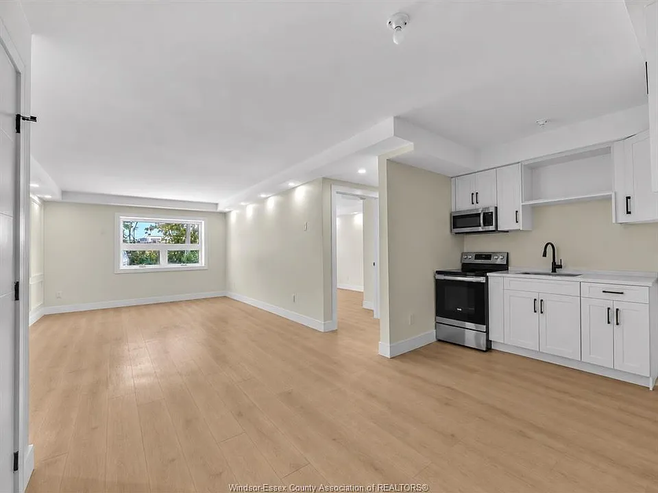 670 Cameron Ave #102