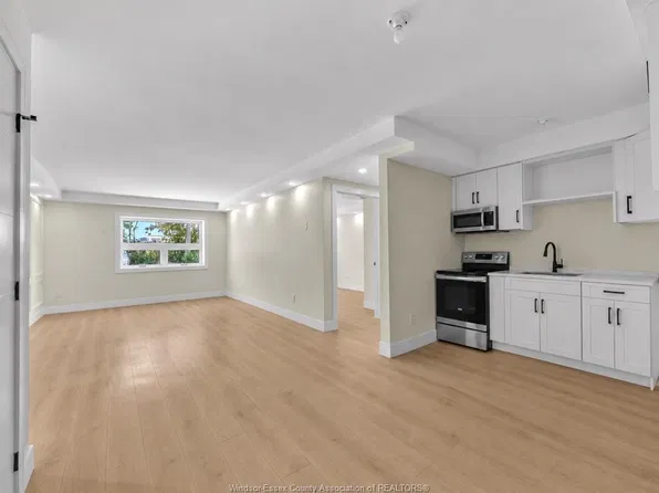 670 Cameron Ave, Windsor, ON