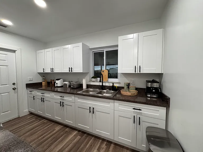 22258 Beverly Ave — Photo 6