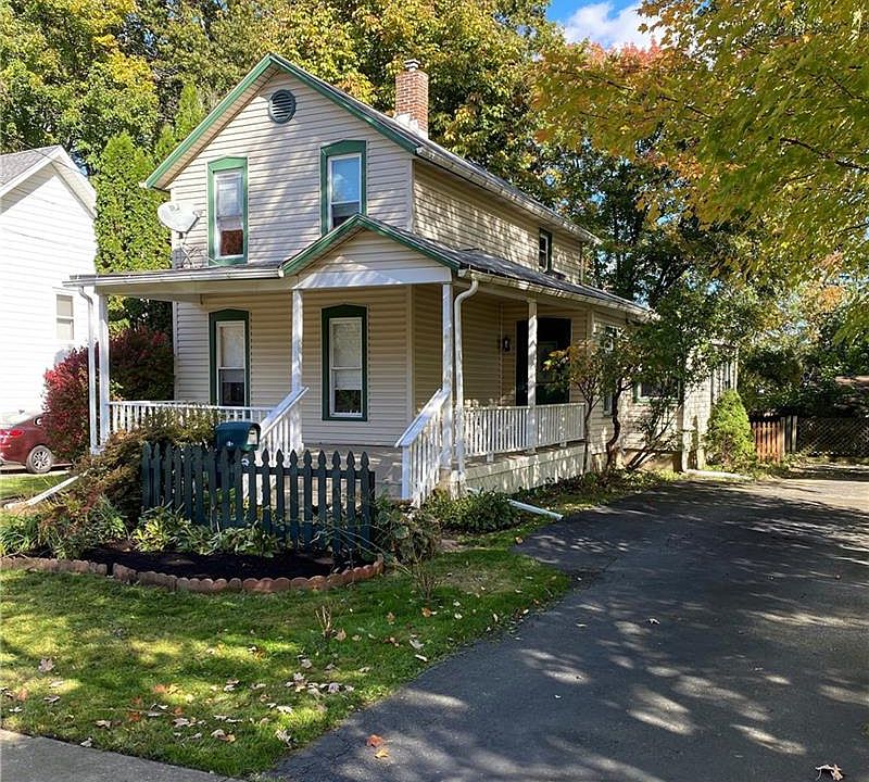 1st image of 130 Oakwood St