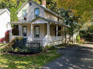 130 Oakwood St, Ravenna, OH 44266