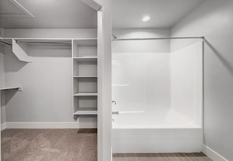 1487 N 3830 W #NEXT TO BATHROOM — Photo 18