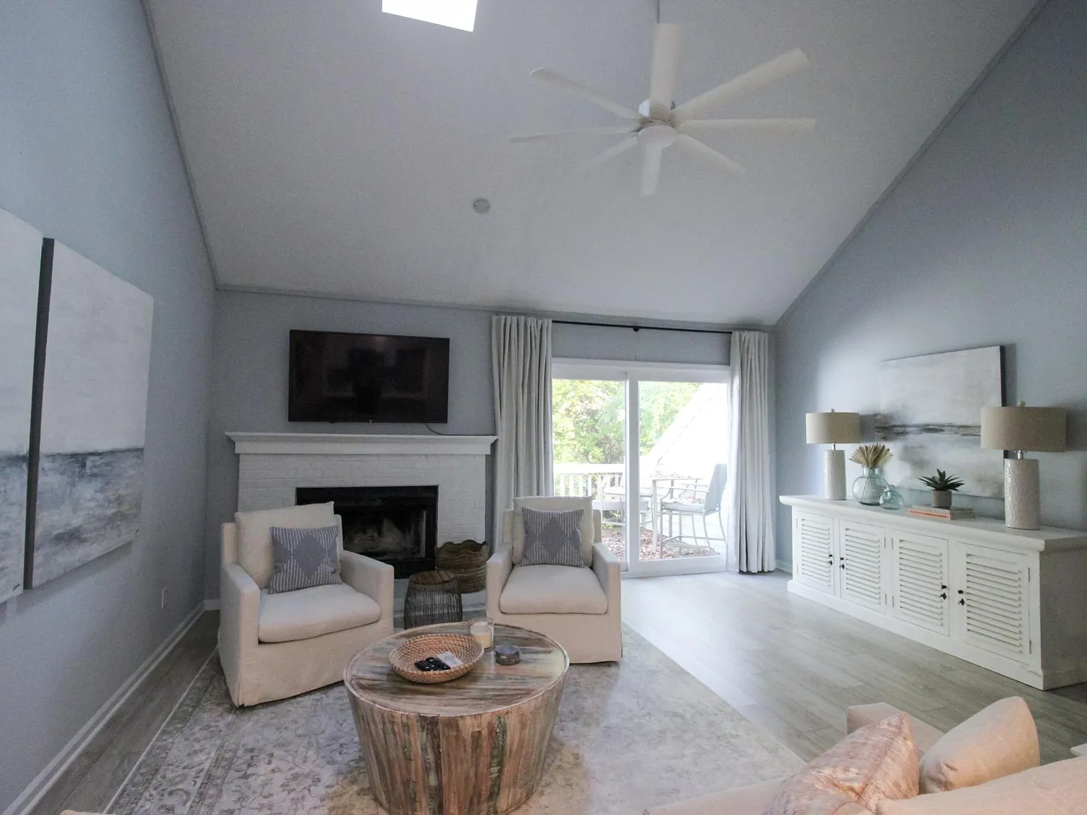 1800 Eastwood Rd — Photo 3
