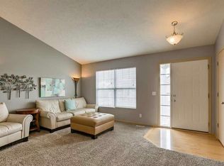 19631 V St, Omaha, NE 68135