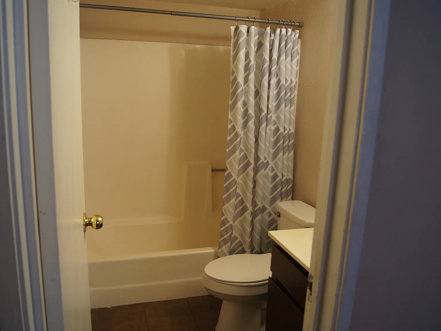 2 bed, 968 sqft, $1,150 — Photo 2