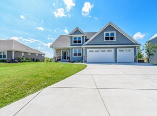 3714 Meadow Rose Ct, Franksville, WI 53126