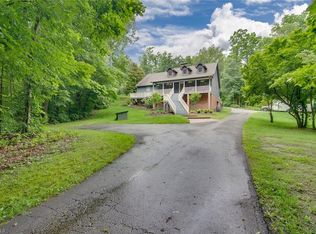 231 Pine Tree Ln, High Point, NC 27265