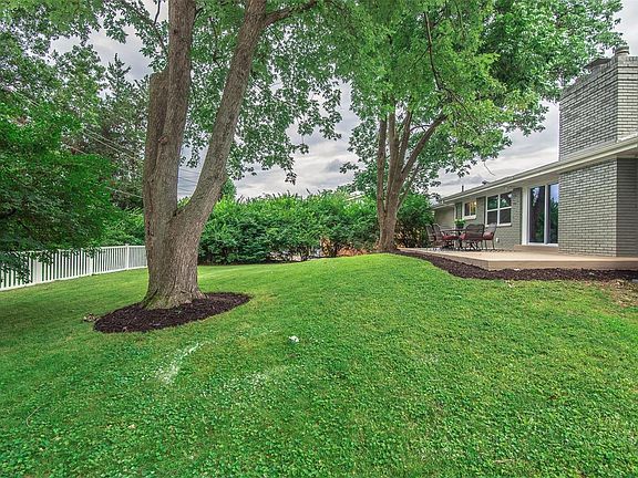 4th image of 5 Heartwoods Ct