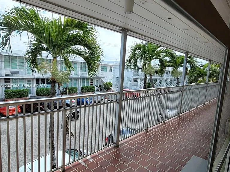 7400 Harding Ave #15 — Photo 9