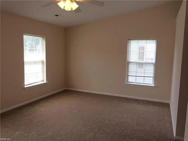604 Teton Cir — Photo 23