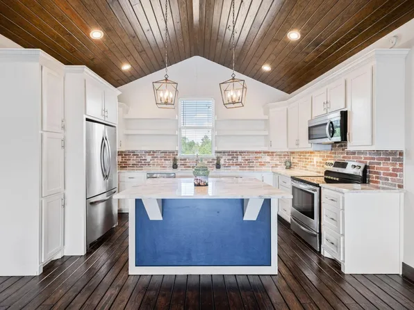 972 Fm 1696 Rd W, Huntsville, TX 77320